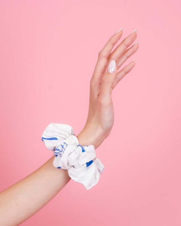 "Sei belissima" - mar scrunchie