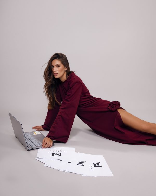 THE dress bordeaux